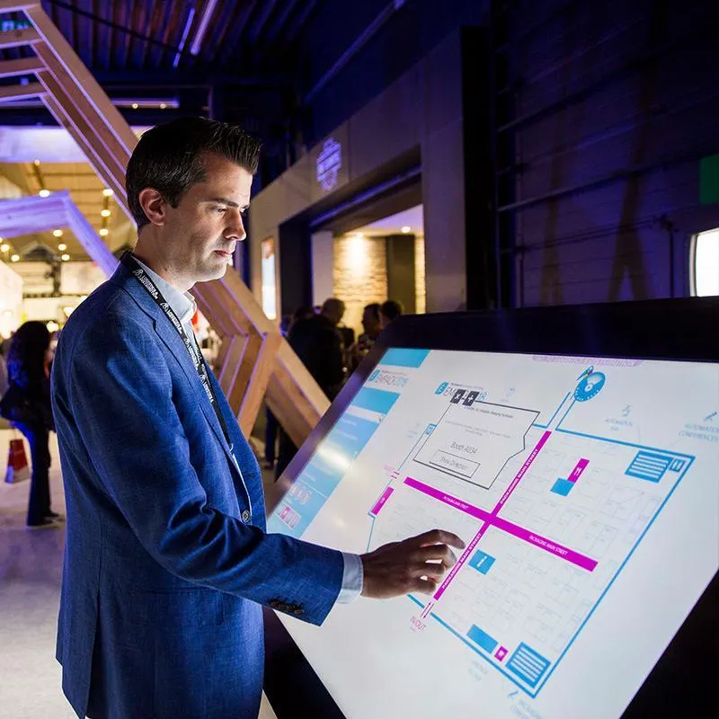 Easyfairs Wayfinding Omnitapps multi-touch application software case